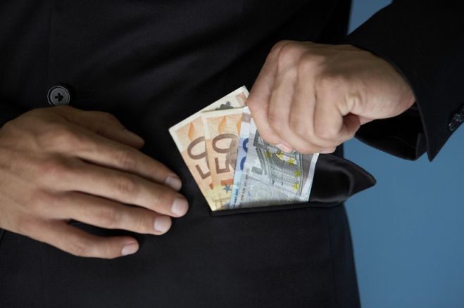 &Pi;&alpha;&rho;ί&sigma;&tau;&alpha;&nu;&epsilon; &tau;&omicron;&nu; &alpha;&sigma;&phi;&alpha;&lambda;&iota;&sigma;&tau;ή &kappa;&alpha;&iota; &epsilon;&xi;&alpha;&pi;&alpha;&tau;&omicron;ύ&sigma;&epsilon; &alpha;&nu;&upsilon;&pi;&omicron;&psi;ί&alpha;&sigma;&tau;&omicron;&upsilon;&sigmaf; &pi;&omicron;&lambda;ί&tau;&epsilon;&sigmaf;