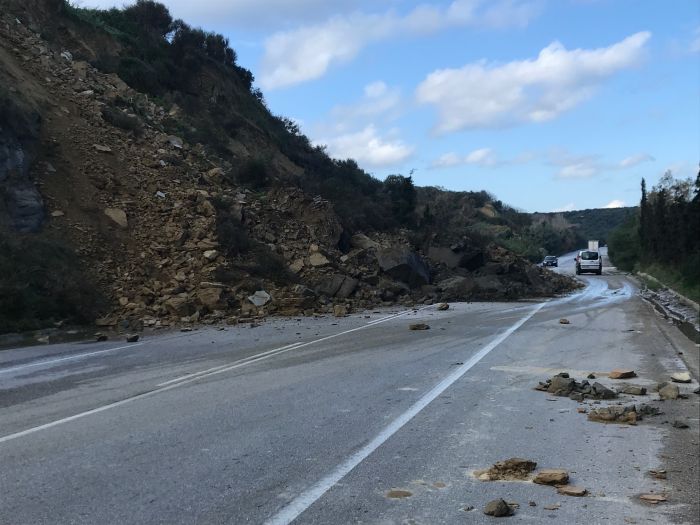 Στο « μικροσκόπιο» των αρμόδιων υπηρεσιών του υπουργείου Υποδομών οι  κατολισθήσεις στο Βόρειο Οδικό Άξονα Κρήτης.