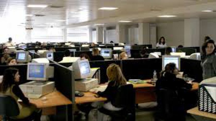 Στα όρια της φτώχειας ένας στους δύο ιδιωτικούς υπαλλήλους