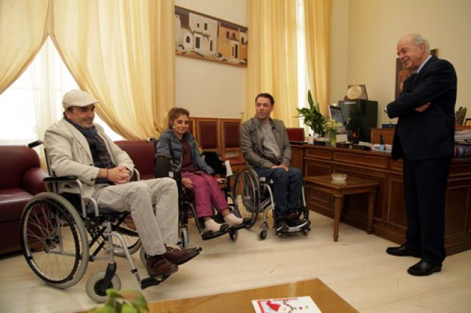 &Omicron; &Delta;ή&mu;&alpha;&rho;&chi;&omicron;&sigmaf; &Eta;&rho;&alpha;&kappa;&lambda;&epsilon;ί&omicron;&upsilon; &Beta;&alpha;&sigma;ί&lambda;&eta;&sigmaf; &Lambda;&alpha;&mu;&pi;&rho;&iota;&nu;ό&sigmaf; &tau;ί&mu;&eta;&sigma;&epsilon; &tau;&rho;&epsilon;&iota;&sigmaf; &Eta;&rho;&alpha;&kappa;&lambda;&epsilon;&iota;ώ&tau;&epsilon;&sigmaf; &gamma;&iota;&alpha; &tau;&eta;&nu; &pi;&rho;&omicron;&sigma;&phi;&omicron;&rho;ά &tau;&omicron;&upsilon;&sigmaf; &sigma;&tau;&eta;&nu; &pi;ό&lambda;&eta;