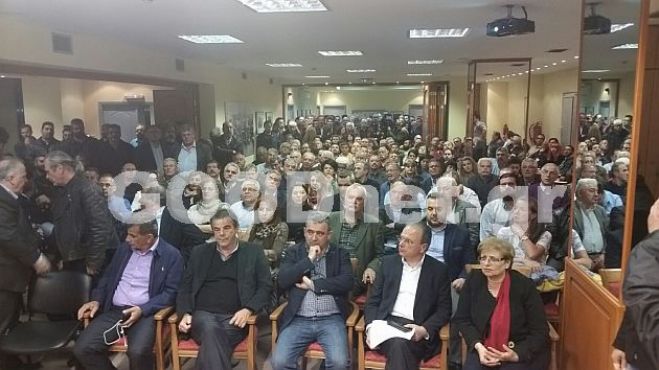 Ένταση και αντεγκλήσεις σε εκδήλωση στο ΕΒΕΡ με στόχο τους υπουργούς Σταθάκη, Ξανθό και Χαρίτση