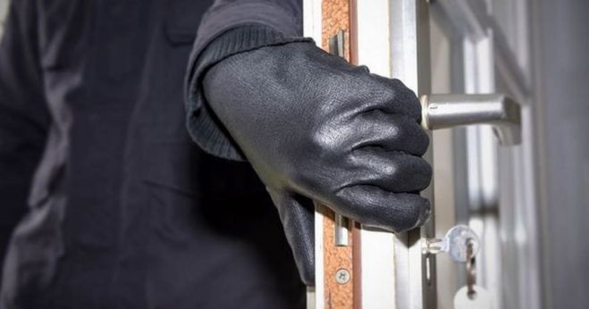 &Delta;&iota;ά&rho;&rho;&eta;&xi;&eta; &mu;&epsilon; &lambda;&epsilon;ί&alpha; &pi;ά&nu;&omega; &alpha;&pi;ό 23.000 &epsilon;&upsilon;&rho;ώ