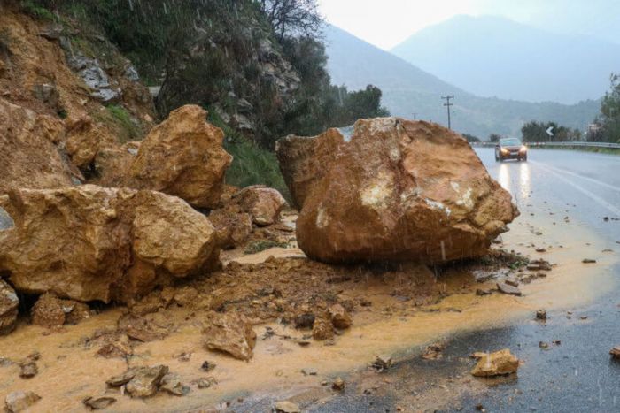 Κλειστοί δρόμοι λόγω κατολισθήσεων ξανά στο Δήμο Πλατανιά