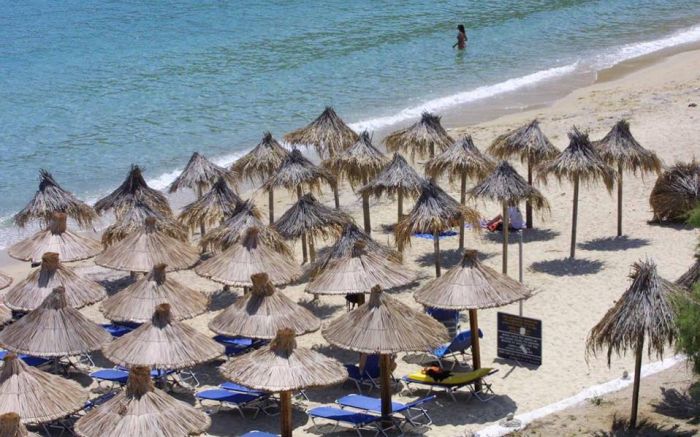 Απομάκρυνση παράνομων κατασκευών από κοινόχρηστες παραλίες