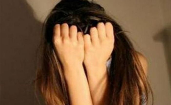 Νεαρή κοπέλα θύμα σωματεμπορίας από την οικογένεια του συντρόφου της