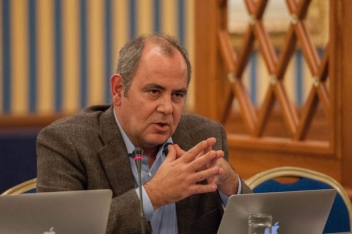 Βανδαλισμοί στο γραφείο του Υφυπουργού Παιδείας Β. Διγαλάκη στα Χανιά