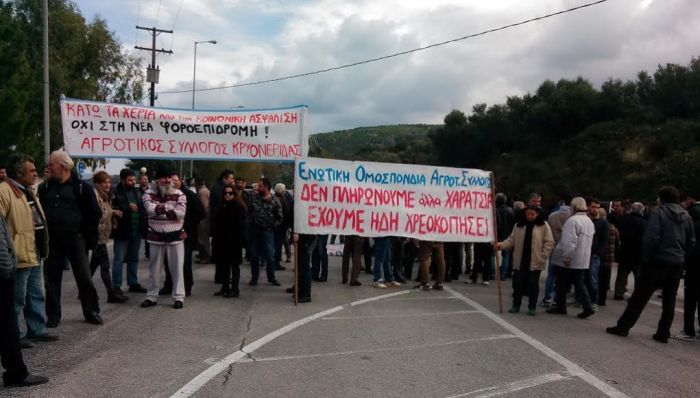 Έστησαν το μπλόκο στα Μεγάλα Χωράφια και οι αγρότες στα Χανιά