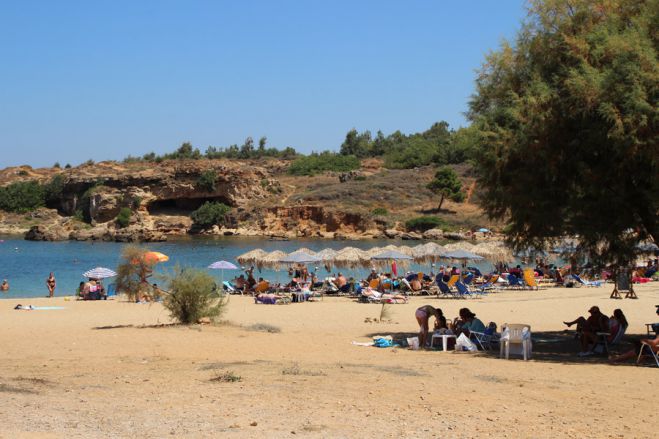 Σε εξέλιξη η δημοπρασία για τα αναψυκτήρια στις παραλίες