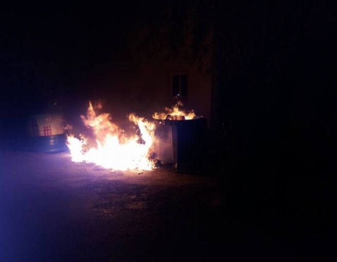 &Phi;&omega;&tau;&iota;έ&sigmaf; &sigma;&epsilon; &kappa;ά&delta;&omicron;&upsilon;&sigmaf; &sigma;&tau;&alpha; &Chi;&alpha;&nu;&iota;ά
