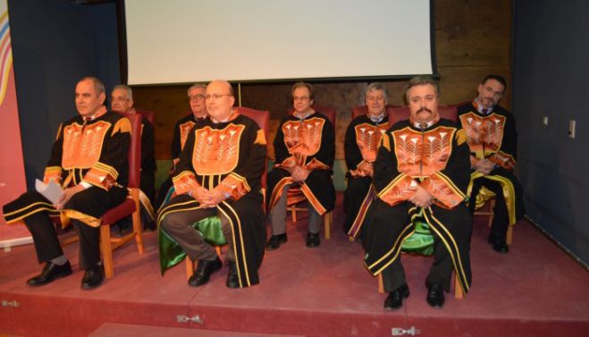 Με &quot;λαμπρότητα&quot; η τελετή απονομής διπλωμάτων του Πολυτεχνείου Κρήτης