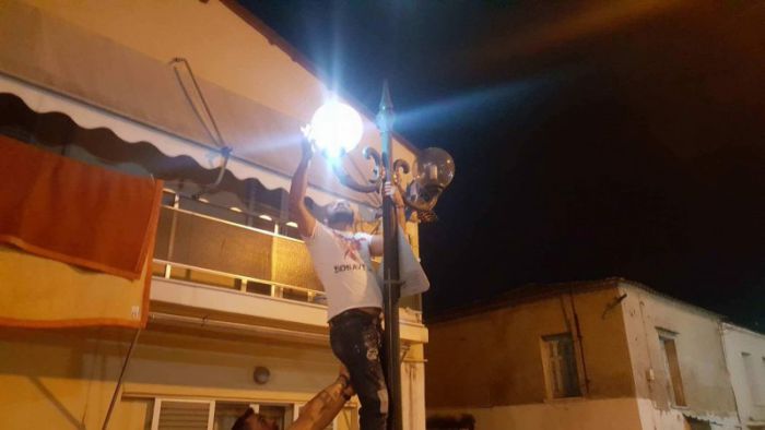 Άλλαξαν τον ηλεκτροφωτισμό στην κάτω Σούδα οι ίδιοι οι κάτοικοι