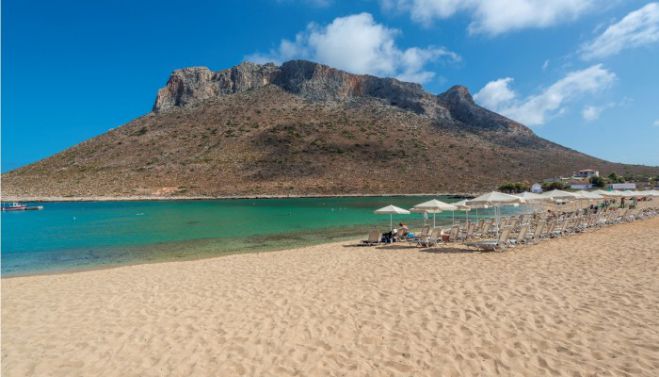 Βρέθηκαν όλοι μαζί στο πουθενά ψάχνοντας την παραλία του Σταυρού