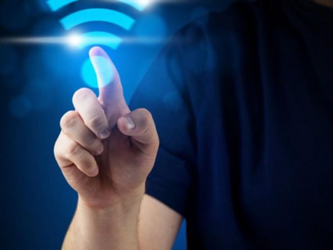 &Delta;&omega;&rho;&epsilon;ά&nu; ί&nu;&tau;&epsilon;&rho;&nu;&epsilon;&tau; &sigma;&tau;&omicron; &kappa;&lambda;&epsilon;&iota;&sigma;&tau;ό &Gamma;&upsilon;&mu;&nu;&alpha;&sigma;&tau;ή&rho;&iota;&omicron; &tau;&eta;&sigmaf; &Pi;&alpha;&lambda;&iota;ά&sigmaf; &Eta;&lambda;&epsilon;&kappa;&tau;&rho;&iota;&kappa;ή&sigmaf;