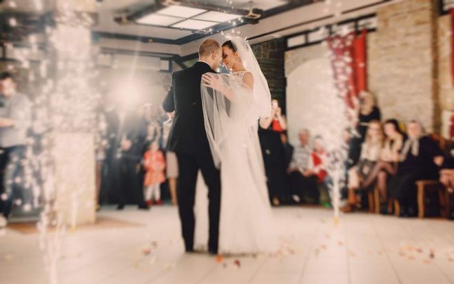 &Pi;ώ&sigmaf; &mu;&pi;&omicron;&rho;&omicron;ύ&nu; &nu;&alpha; &alpha;&pi;&omicron;&zeta;&eta;&mu;&iota;&omega;&theta;&omicron;ύ&nu; ό&sigma;&omicron;&iota; &alpha;&kappa;&upsilon;&rho;ώ&sigma;&omicron;&upsilon;&nu; &tau;&epsilon;&lambda;&epsilon;&tau;ή ή &mu;&epsilon;&iota;ώ&sigma;&omicron;&upsilon;&nu; &tau;&omicron;&nu; &alpha;&rho;&iota;&theta;&mu;ό &tau;&omega;&nu; &kappa;&alpha;&lambda;&epsilon;&sigma;&mu;έ&nu;&omega;&nu;