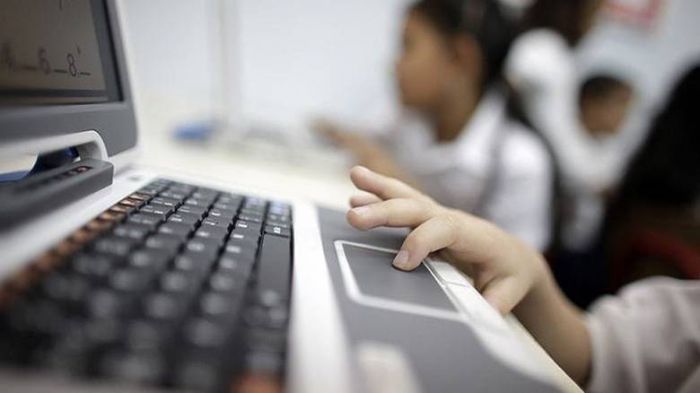 «Πώς να προστατέψω το παιδί μου από τους κινδύνους του Διαδικτύου και τον Εθισμό»