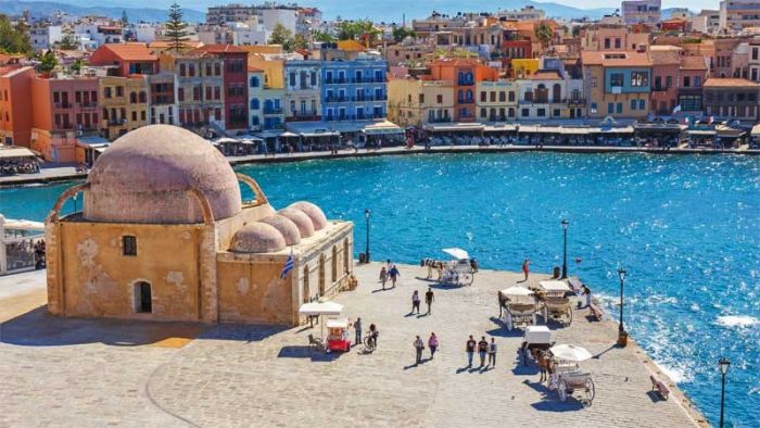 Άσχημη κατάληξη είχε η βουτιά νεαρού στο Ενετικό Λιμάνι των Χανίων