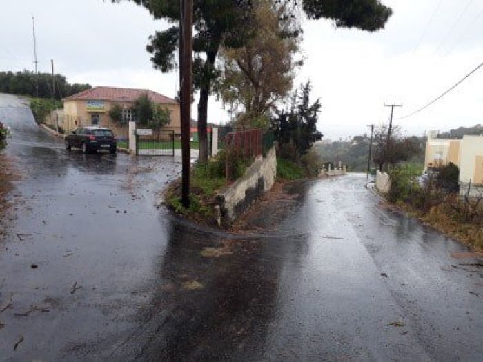 Αποκαταστάσεις ασφαλτοτάπητα σε δρόμους στη Νέα Κυδωνία