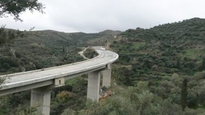 Στο τελικό στάδιο οι εργασίες στη γέφυρα Χαμεζίου