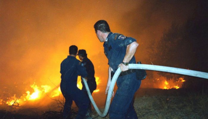 Υπό έλεγχο φωτιά στους Αγίους Θεοδώρους Καντάνου