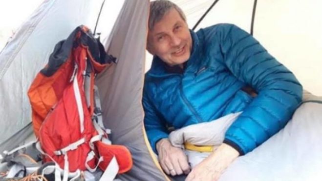 &Sigma;&upsilon;&nu;&epsilon;&chi;ί&zeta;&omicron;&nu;&tau;&alpha;&iota; &omicron;&iota; έ&rho;&epsilon;&upsilon;&nu;&epsilon;&sigmaf; &gamma;&iota;&alpha; &tau;&omicron;&nu; &Pi;&omicron;&lambda;&omega;&nu;ό &tau;&omicron;&upsilon;&rho;ί&sigma;&tau;&alpha;