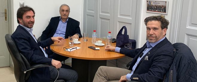 &Sigma;&upsilon;&nu;ά&nu;&tau;&eta;&sigma;&eta; &epsilon;&rho;&gamma;&alpha;&sigma;ί&alpha;&sigmaf; &mu;&epsilon; &epsilon;&pi;ί&tau;&iota;&mu;&omicron;&upsilon;&sigmaf; &Pi;&rho;&omicron;&xi;έ&nu;&omicron;&upsilon;&sigmaf;