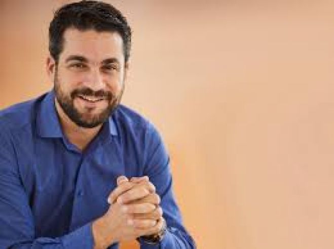 &Sigma;&upsilon;&nu;ά&nu;&tau;&eta;&sigma;&eta; &Delta;&eta;&mu;ά&rho;&chi;&omicron;&upsilon; &Chi;&alpha;&nu;ί&omega;&nu; &mu;&epsilon; &tau;&eta;&nu; &Pi;&rho;ό&epsilon;&delta;&rho;&omicron; &tau;&eta;&sigmaf; &Delta;&eta;&mu;&omicron;&kappa;&rho;&alpha;&tau;ί&alpha;&sigmaf;