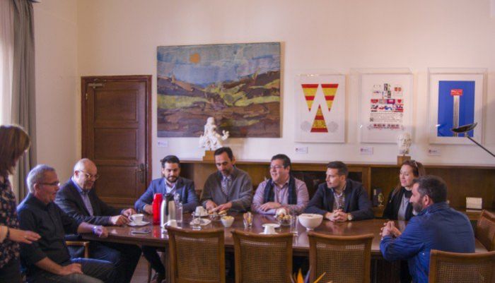 Συνάντηση Παναγιώτη Σημανδηράκη με τον Δήμαρχο Χανίων Τάσο Βάμβουκα