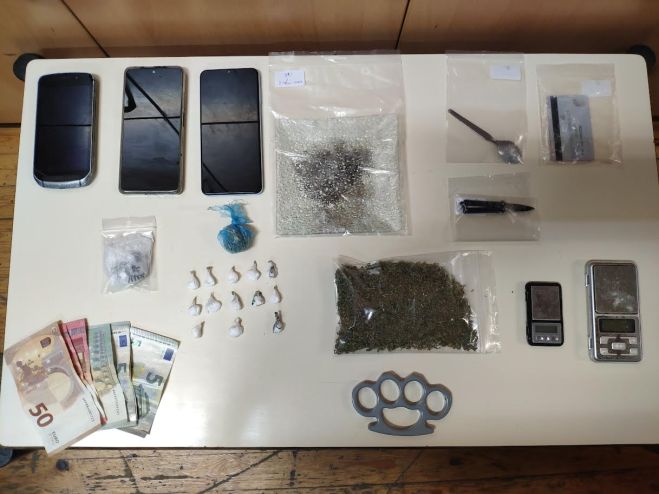 Συνελήφθησαν τρία (3) άτομα για κατοχή και διακίνηση  ναρκωτικών ουσιών, στο Ρέθυμνο