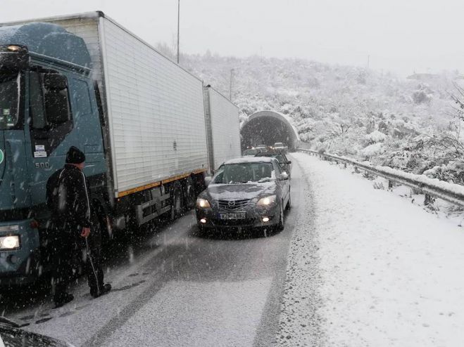 &Delta;ί&pi;&lambda;&omega;&sigma;&epsilon; &nu;&tau;&alpha;&lambda;ί&kappa;&alpha; &sigma;&tau;&eta;&nu; &Alpha;&gamma;&iota;&alpha; &Beta;&alpha;&rho;&beta;ά&rho;&alpha; - &Epsilon;&gamma;&kappa;&lambda;&omega;&beta;ί&sigma;&tau;&eta;&kappa;&alpha;&nu; &omicron;&chi;ή&mu;&alpha;&tau;&alpha;