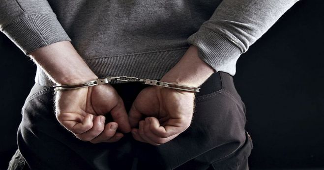 Χειροπέδες σε Αφγανό που έκλεψε ομοεθνή του