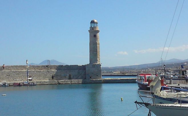 Η βόλτα στο Φάρο… την έστειλε στο νοσοκομείο
