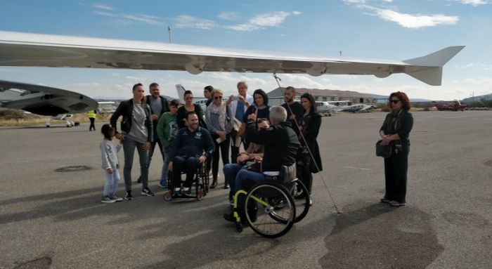 Παραπληγικοί πιλότοι του Handflight συνάντησαν μέλη του συλλόγου ΑΜΕΑ Μεγαλόνησος