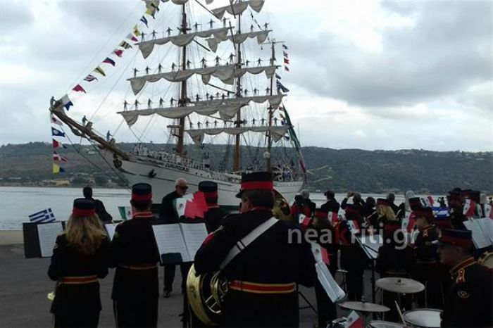 Ο εντυπωσιακός «ιππότης των θαλασσών» στα Χανιά