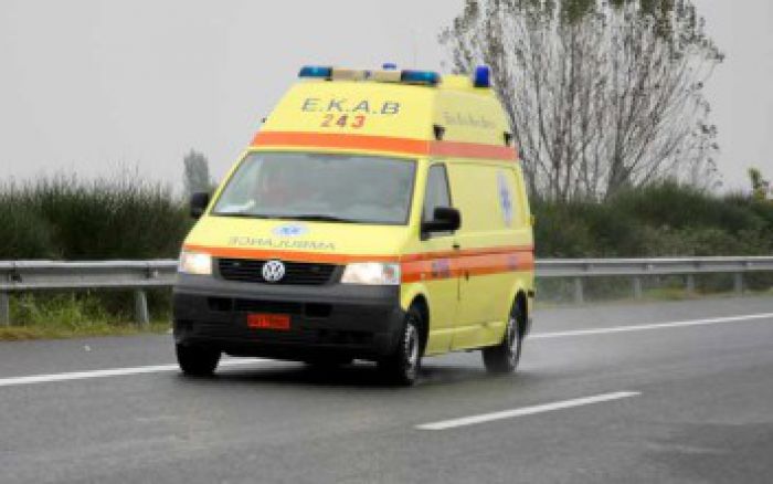 Εντοπίστηκε τραυματισμένος στην άκρη του δρόμου και λίγο μετά κατέληξε
