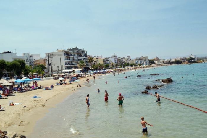 Μετέωρη κατάσταση στην παραλία της Νέας Χώρας