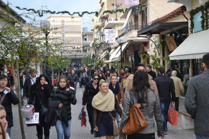 Ανοικτά σήμερα Κυριακή τα καταστήματα