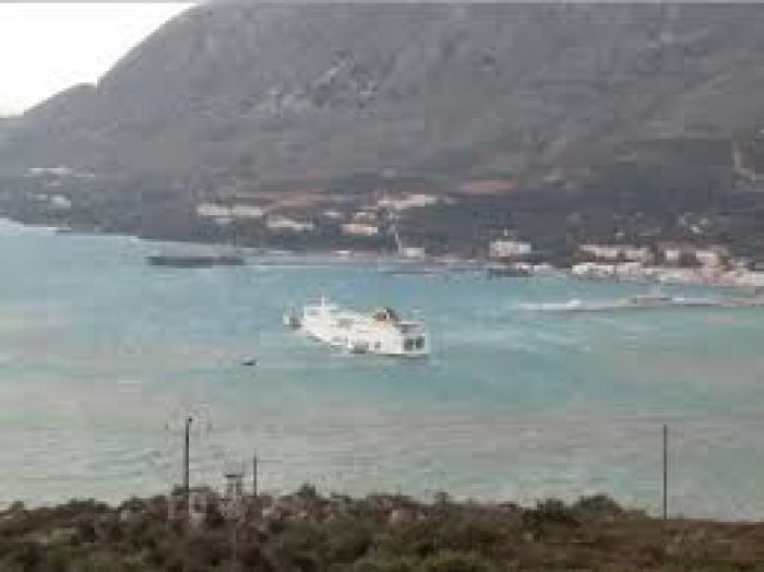 Με καθυστέρηση και ρυμουλκά ο κατάπλους των πλοίων στην Κρήτη