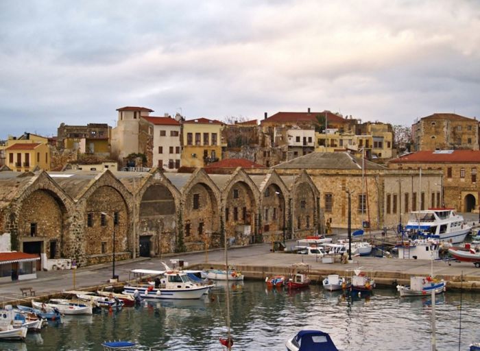 Δώδεκα χρόνια μετά το «χτύπημα» του εγκέλαδου «ξαναστήνονται» τα Ενετικά Νεώρια
