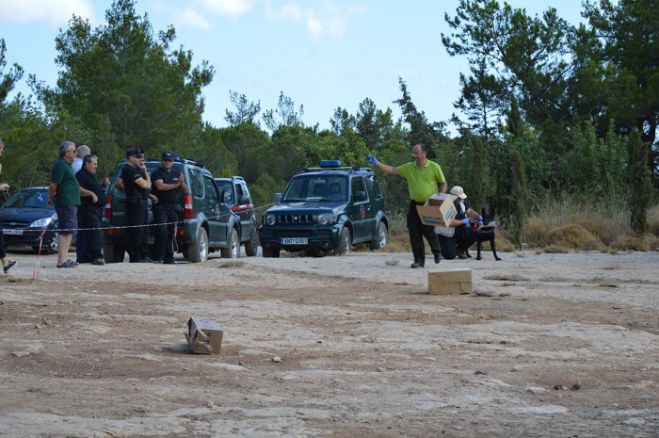 Εκπαιδευμένη Κρητική Ομάδα Σκύλων ενάντια στις φόλες και τα δολώματα