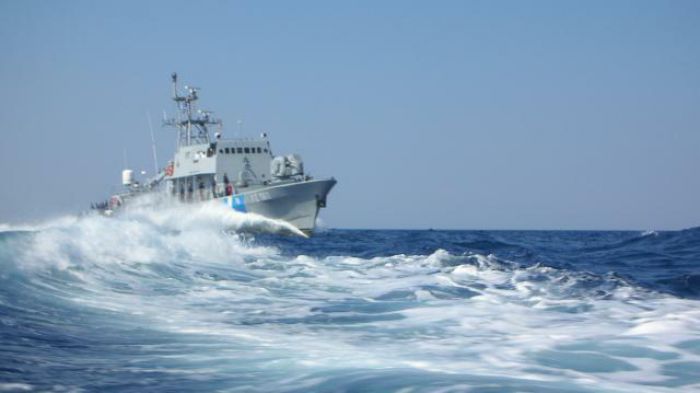 Εξονυχιστικοί έλεγχοι για το ύποπτο πλοίο