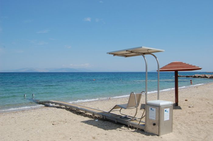 Συσκευές πρόσβασης Α.με.Α στη θάλασσα θα προμηθευτεί ο δήμος Χανίων