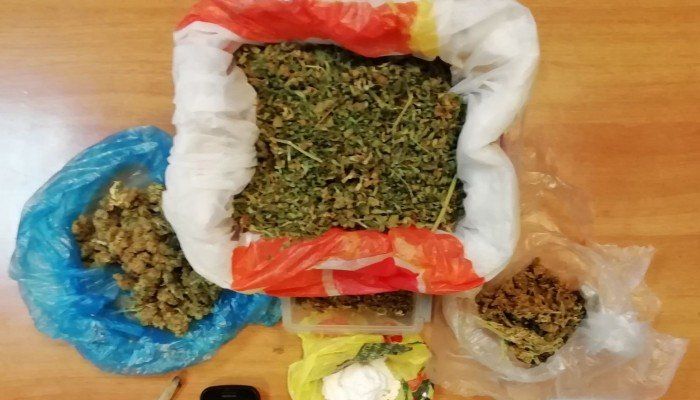 Συνελήφθησαν δύο (2) ημεδαποί για αδικήματα της κατοχής και διακίνησης ναρκωτικών ουσιών