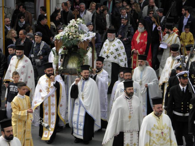 Πλήθος πιστών στον εορτασμό των Εισοδίων της Θεοτόκου