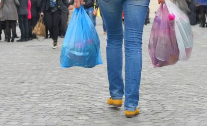 Αυξάνεται κι άλλο η τιμή της πλαστικής σακούλας το 2019