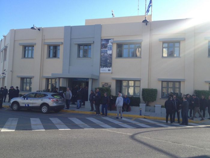 Στάση εργασίας από τους οδηγούς ταξί του Ηρακλείου